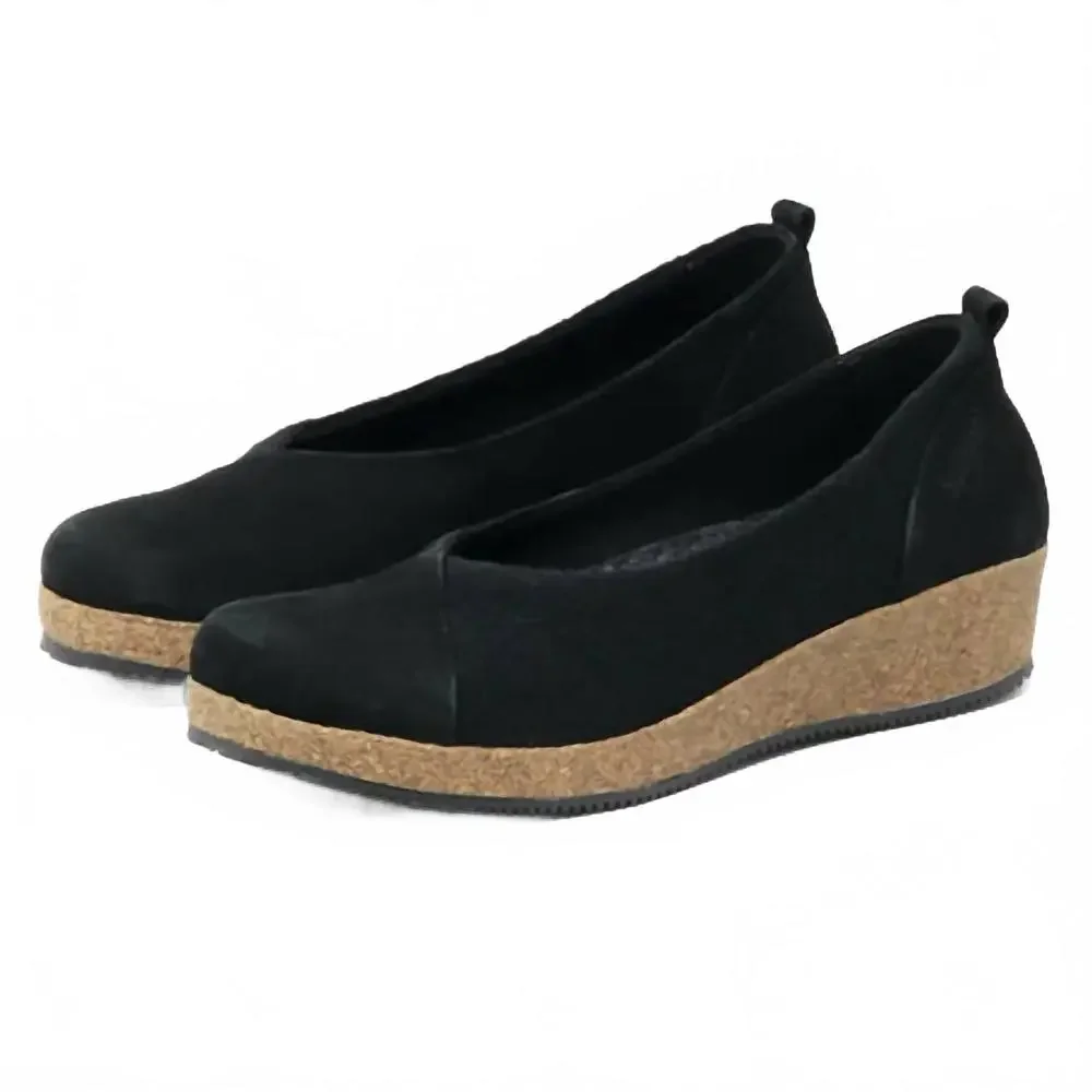 Elegant Black Wedge Loafers - Picture 1 of 2